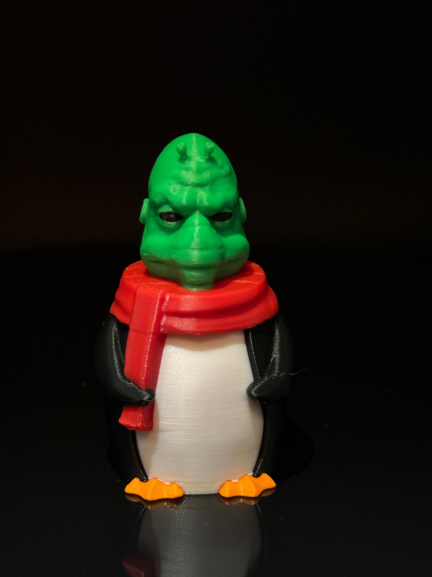 Penguin E.T. – a charming Christmas ornament that combines a penguin design with a fun alien touch