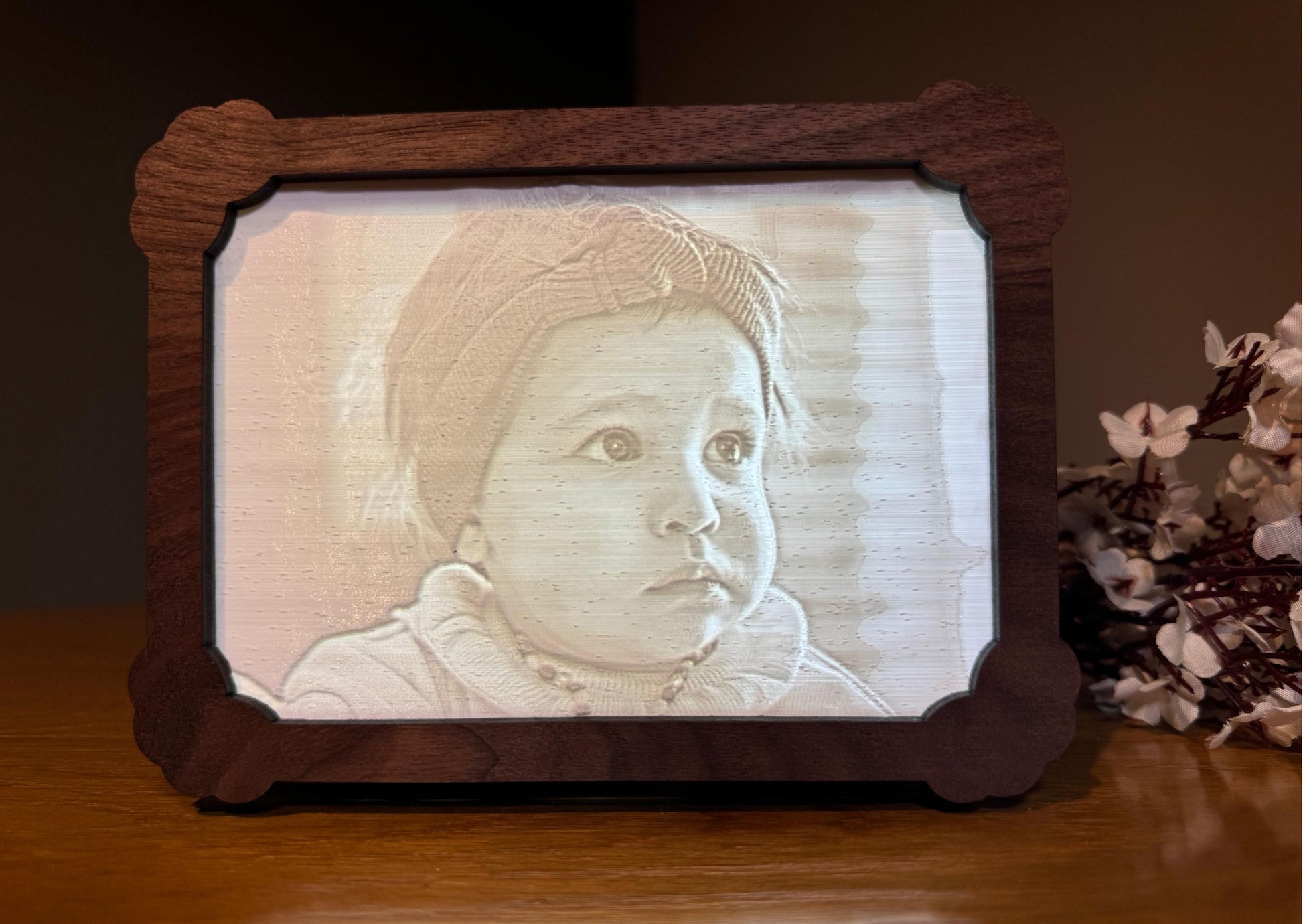 Elegant Lithophane Lamp – showcasing stunning, detailed artwork in a glowing desig